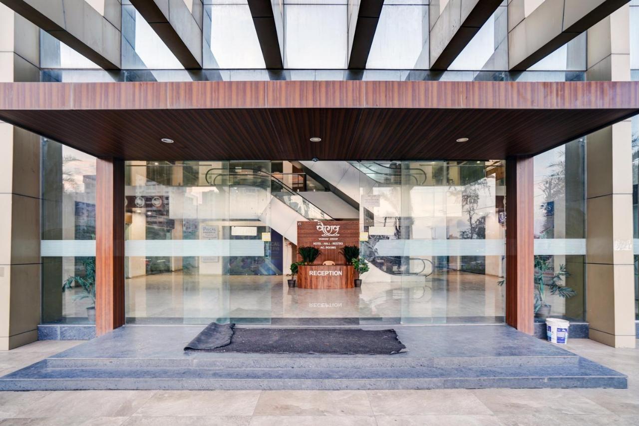 Townhouse Oak Hotel Vaibhav 苏拉特 外观 照片