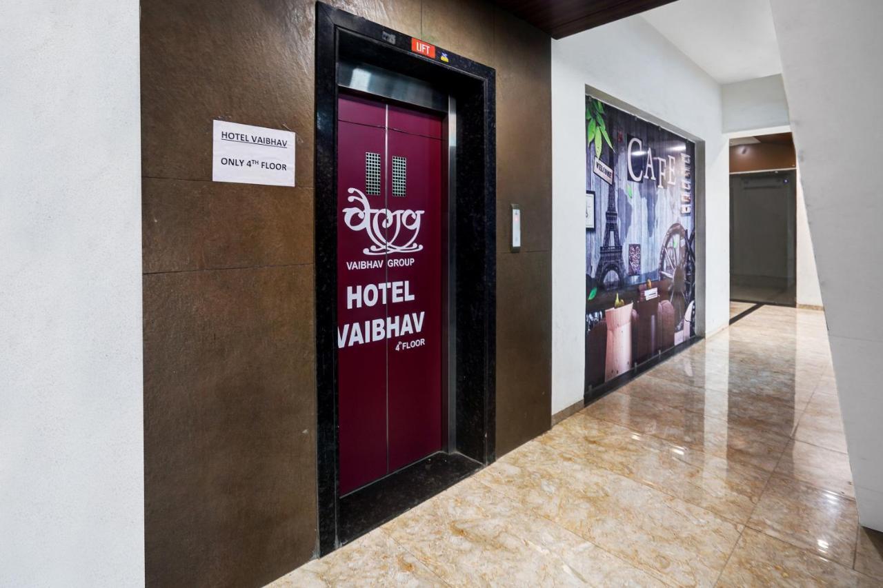 Townhouse Oak Hotel Vaibhav 苏拉特 外观 照片